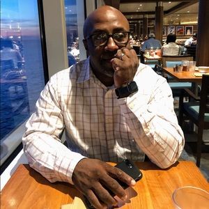 Meet your Posher, Dereck